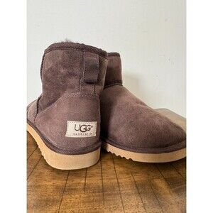 UGG Australia Classic Mini Boots Women’s Size 9 Brown Sheepskin Suede Ankle Boot